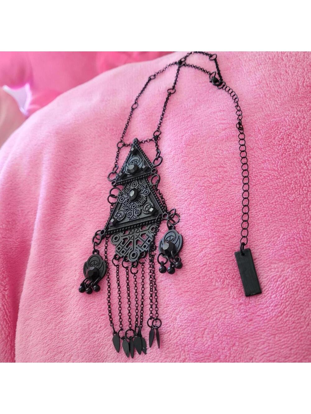 🖤 Restyle "Double Triangle" Gothic Necklace 🦇 - Picture 2 of 2